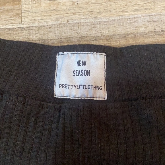 Prettylittlething Ribbed Leggings - Picture 2 of 3